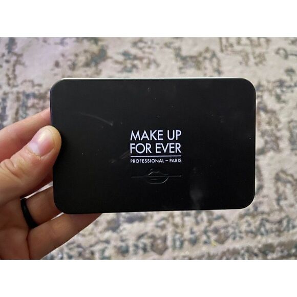 Makeup Forever Matte Velvet Skin Blurring Powder Foundation Dark Brown - Picture 7 of 7